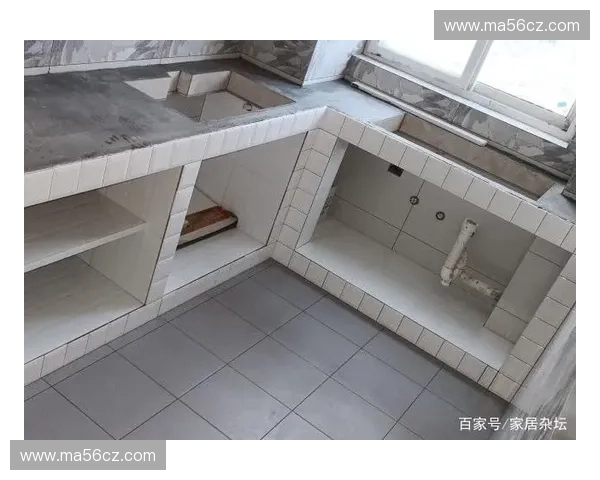 以砖砌橱柜为核心打造兼具美观与实用的厨房空间设计方案